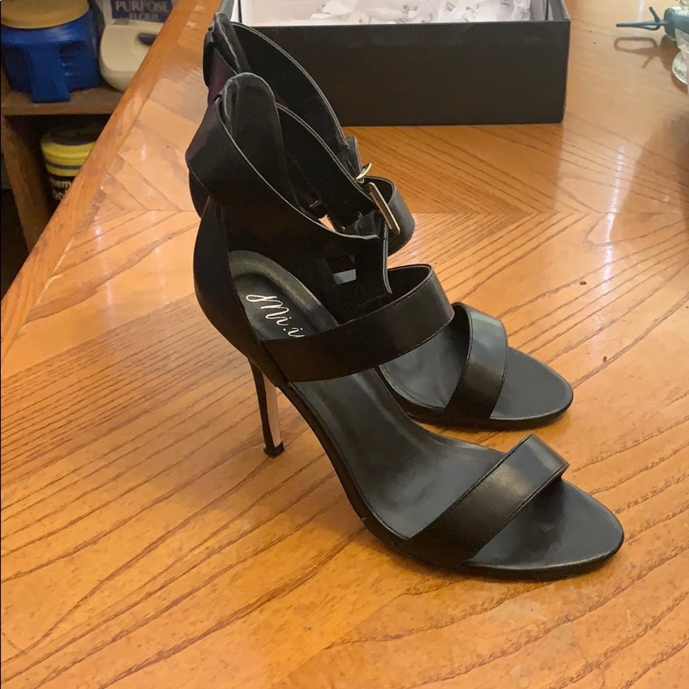 Women’s shoes